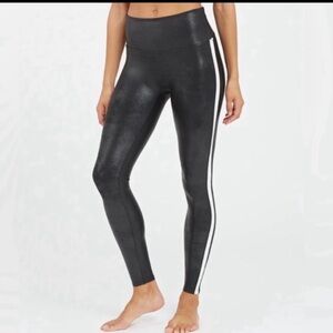 Spanx Faux Leather Side Stripe Leggings activewear casual shape size small